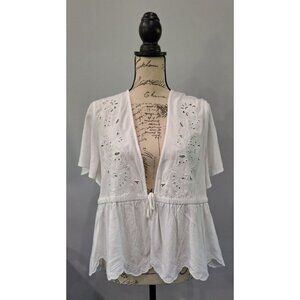 EUC Torrid White Eyelet Challis Tie Front Blouse/Torrid Size 00 (Size 10)